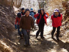 高校登山部による登山道整備体験学習